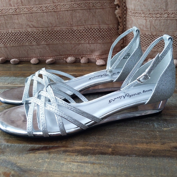 FINAL SALE 🆕🌿SHINY DANCE GLITTER SANDALS🌿 - Picture 9 of 9